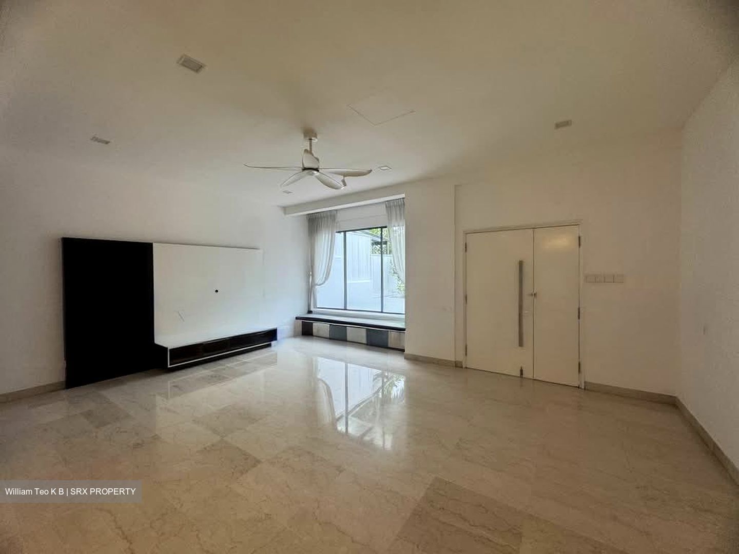 La Suisse (D11), Terrace #562062321